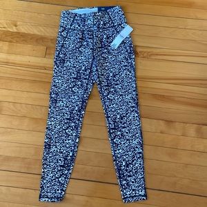 Leopard black and white print XS Reitmans Hyba Leggings